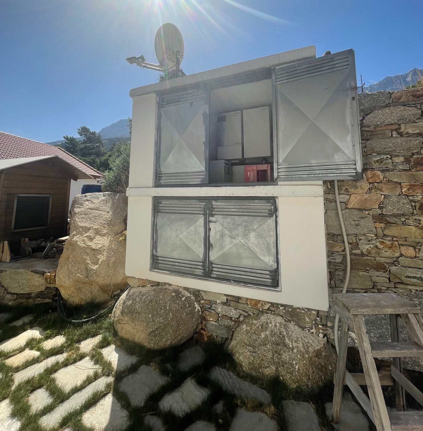 DIY Solar Off Grid with Generator Backup